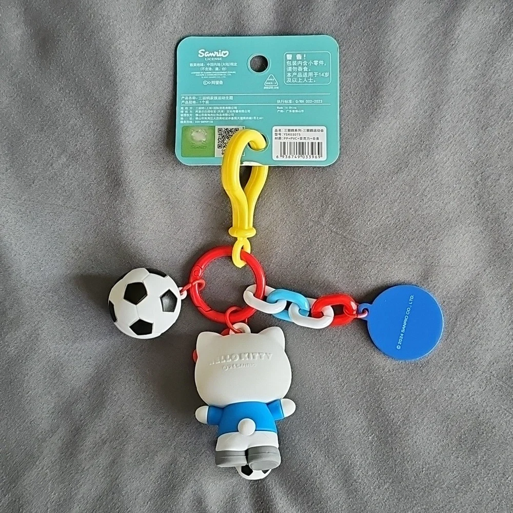 Hello Kitty Keychain - Picture 2 of 9